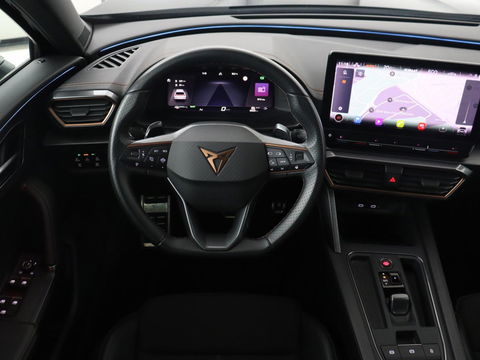 CUPRA Formentor 1.4 eHybrid VZ | 245pk | Stoelverwarming | Camera | Adaptive cruise | Sfeerverlichting | Navigatie | Keyless | 19'' | Stuurverwarming | Full LED | Sportstoelen | PHEV | Plug In