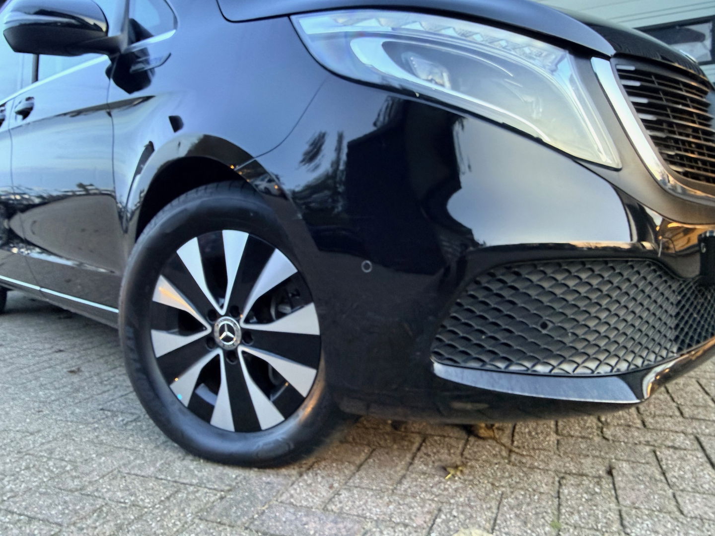 Mercedes-Benz EQV 300 90kWh SoH 95,5 % L3 Extra Lang - 8 Zits - Leder - elc. Schuif