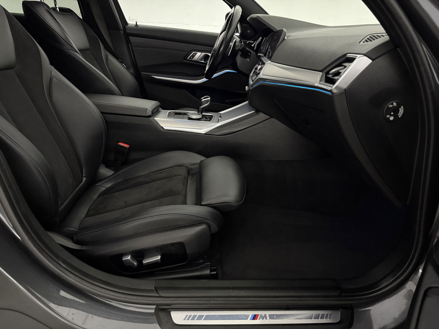 BMW 3-serie 330e xDrive Touring M-Sport | SOH: 91% | Pano | H/K | Memory | Trekh. | Sfeerverl. | Virtual | Camera | Carplay | Adap. Cruise | Stoel/Stuur verw.