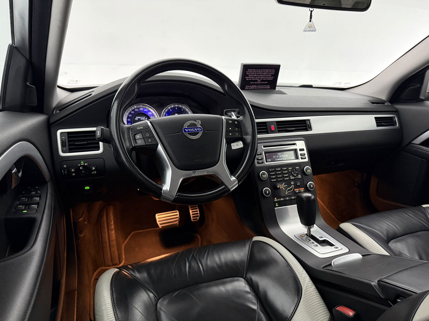 Volvo V70 2.0T R-Desgin 200PK | Cruise | Clima | Trekh. | Stoelverw. | Navi | Parkeersens. | NAP