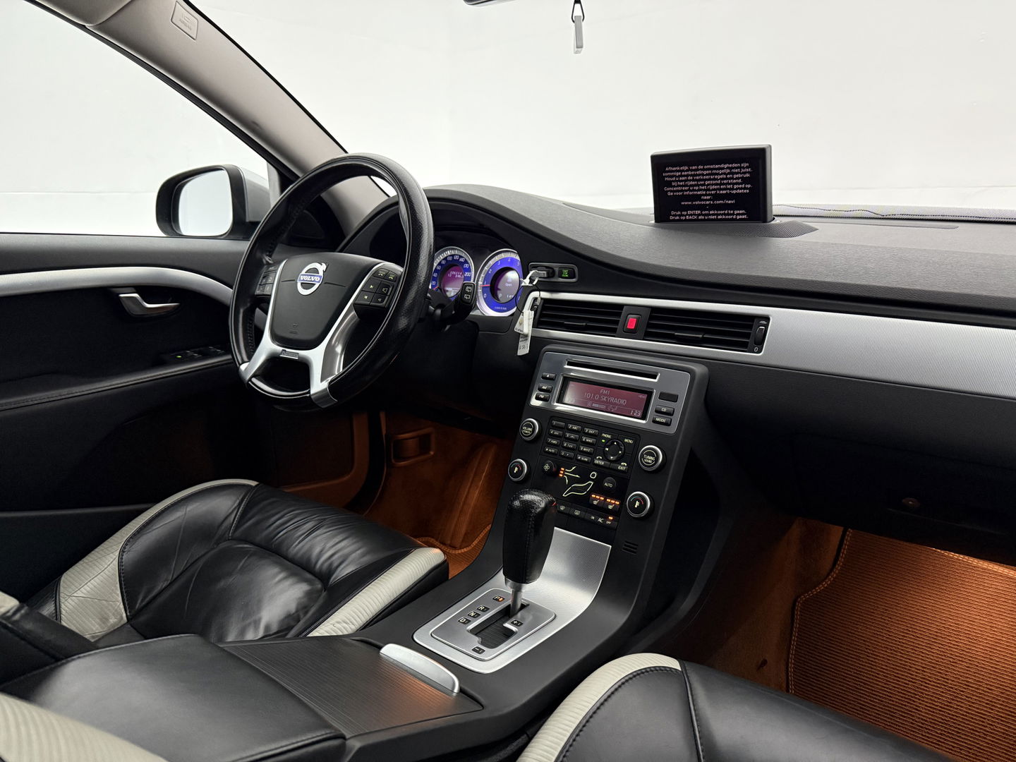 Volvo V70 2.0T R-Desgin 200PK | Cruise | Clima | Trekh. | Stoelverw. | Navi | Parkeersens. | NAP