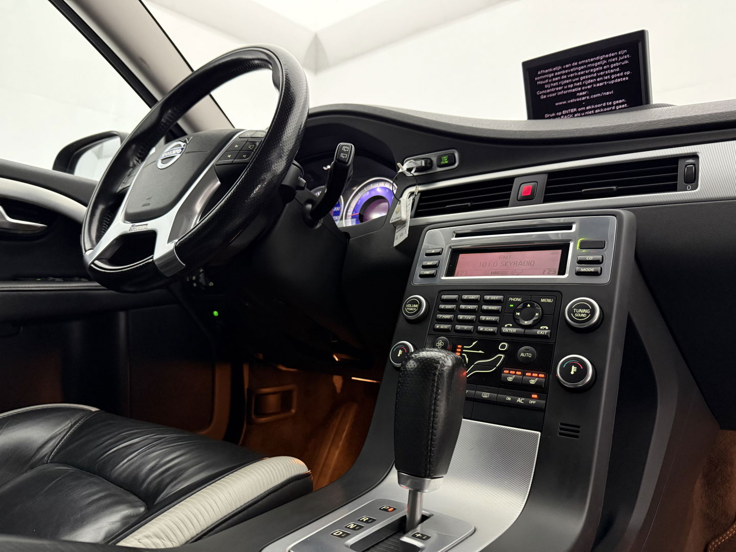 Volvo V70 2.0T R-Desgin 200PK | Cruise | Clima | Trekh. | Stoelverw. | Navi | Parkeersens. | NAP