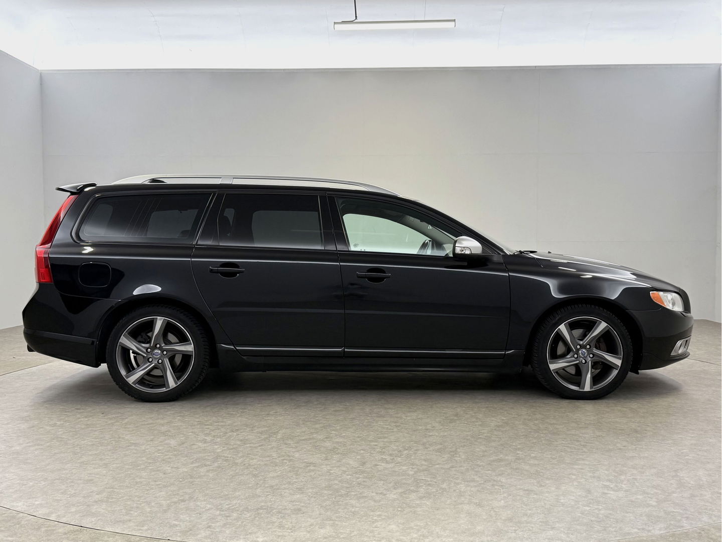 Volvo V70 2.0T R-Desgin 200PK | Cruise | Clima | Trekh. | Stoelverw. | Navi | Parkeersens. | NAP