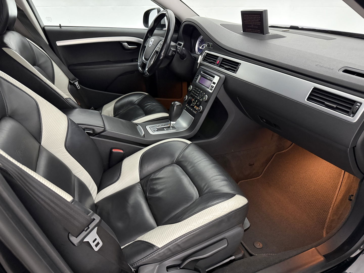 Volvo V70 2.0T R-Desgin 200PK | Cruise | Clima | Trekh. | Stoelverw. | Navi | Parkeersens. | NAP