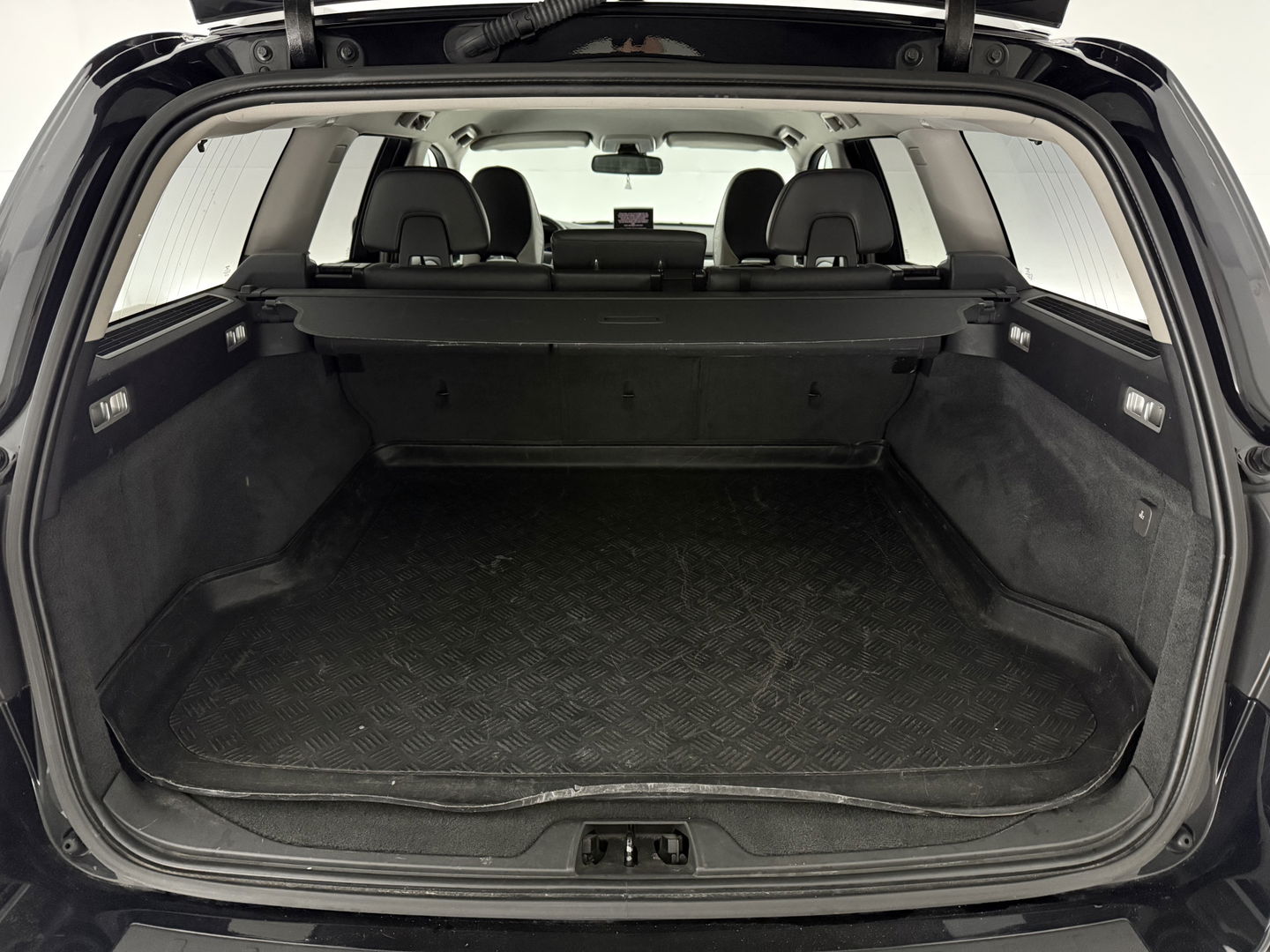 Volvo V70 2.0T R-Desgin 200PK | Cruise | Clima | Trekh. | Stoelverw. | Navi | Parkeersens. | NAP