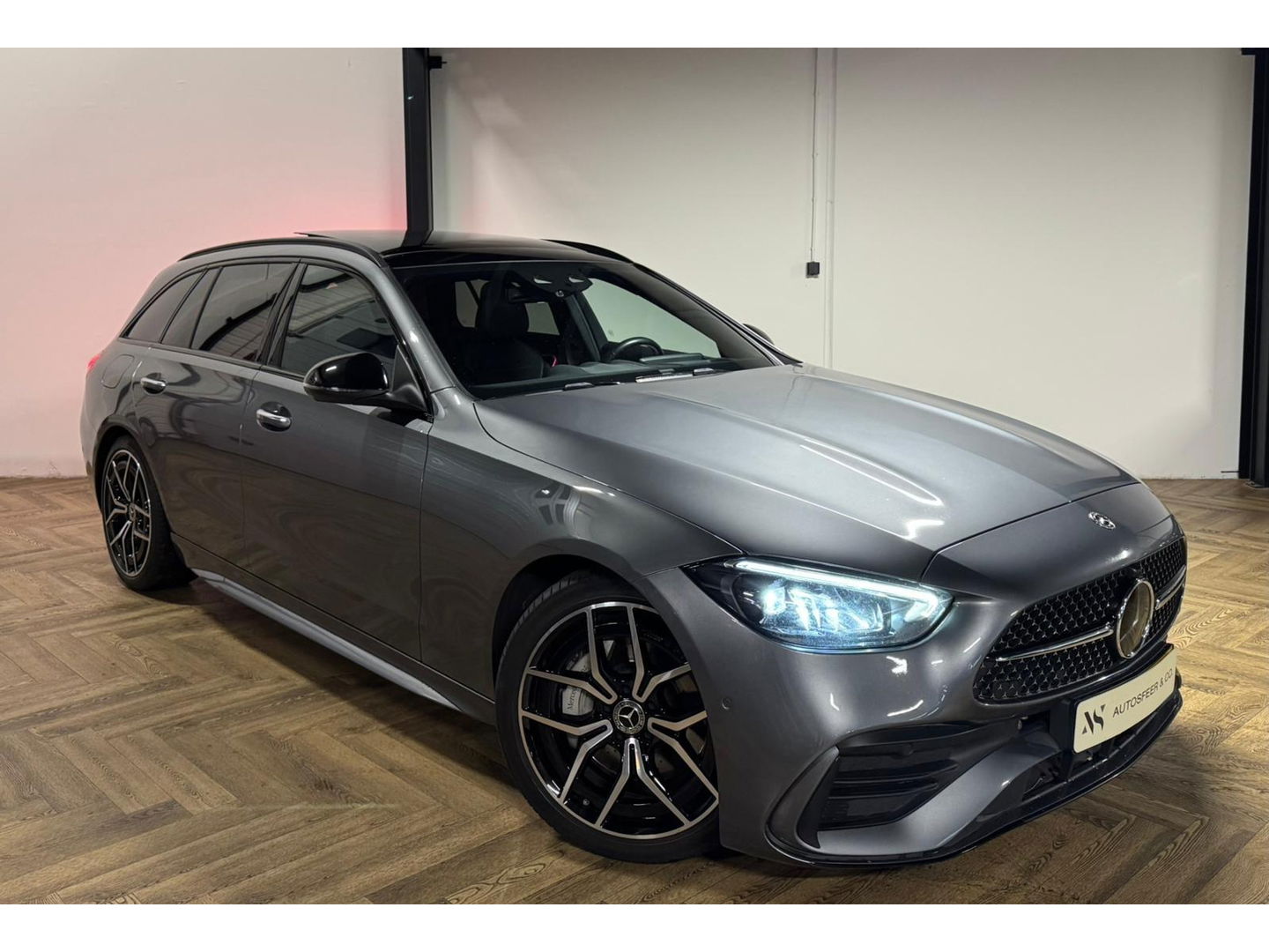 Mercedes-Benz C-Klasse 220 d 4MATIC AMG Mild Hybride PANO KEYLESS