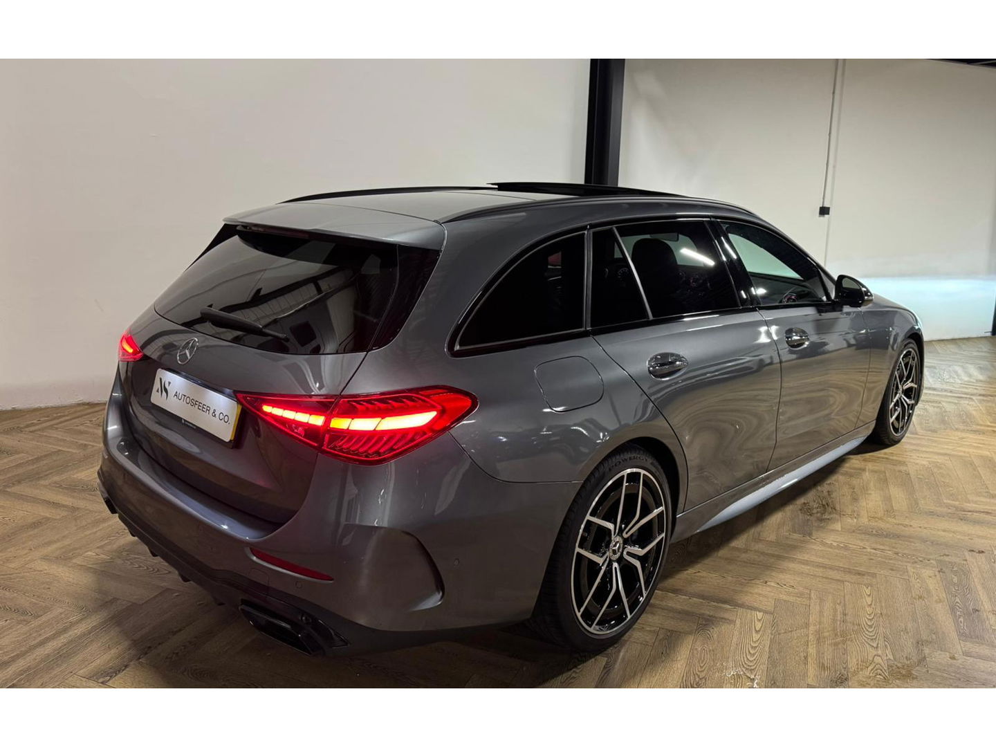 Mercedes-Benz C-Klasse 220 d 4MATIC AMG Mild Hybride PANO KEYLESS