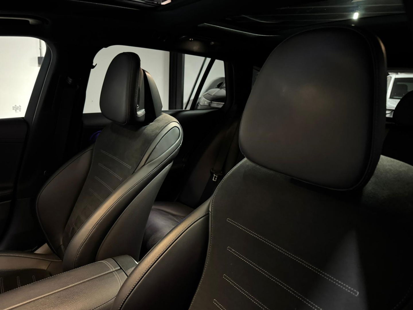 Mercedes-Benz C-Klasse 220 d 4MATIC AMG Mild Hybride PANO KEYLESS