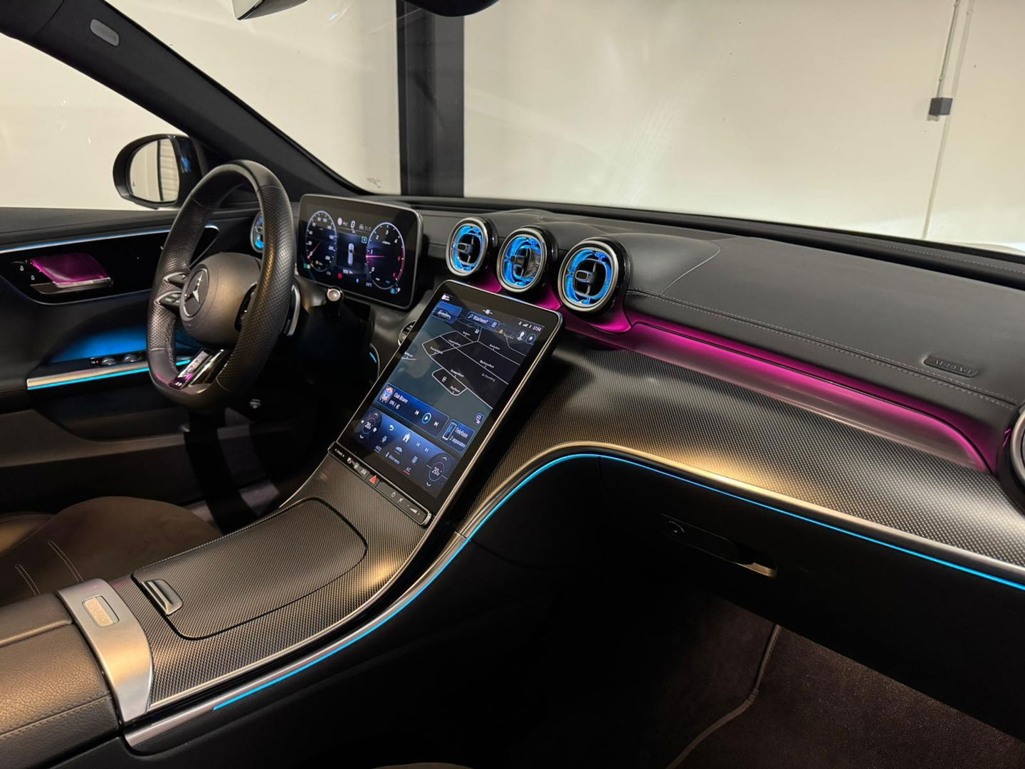 Mercedes-Benz C-Klasse 220 d 4MATIC AMG Mild Hybride PANO KEYLESS