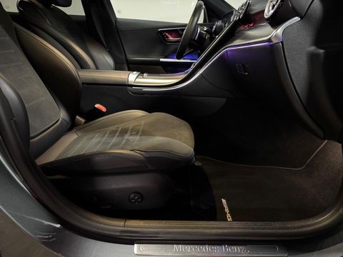 Mercedes-Benz C-Klasse 220 d 4MATIC AMG Mild Hybride PANO KEYLESS