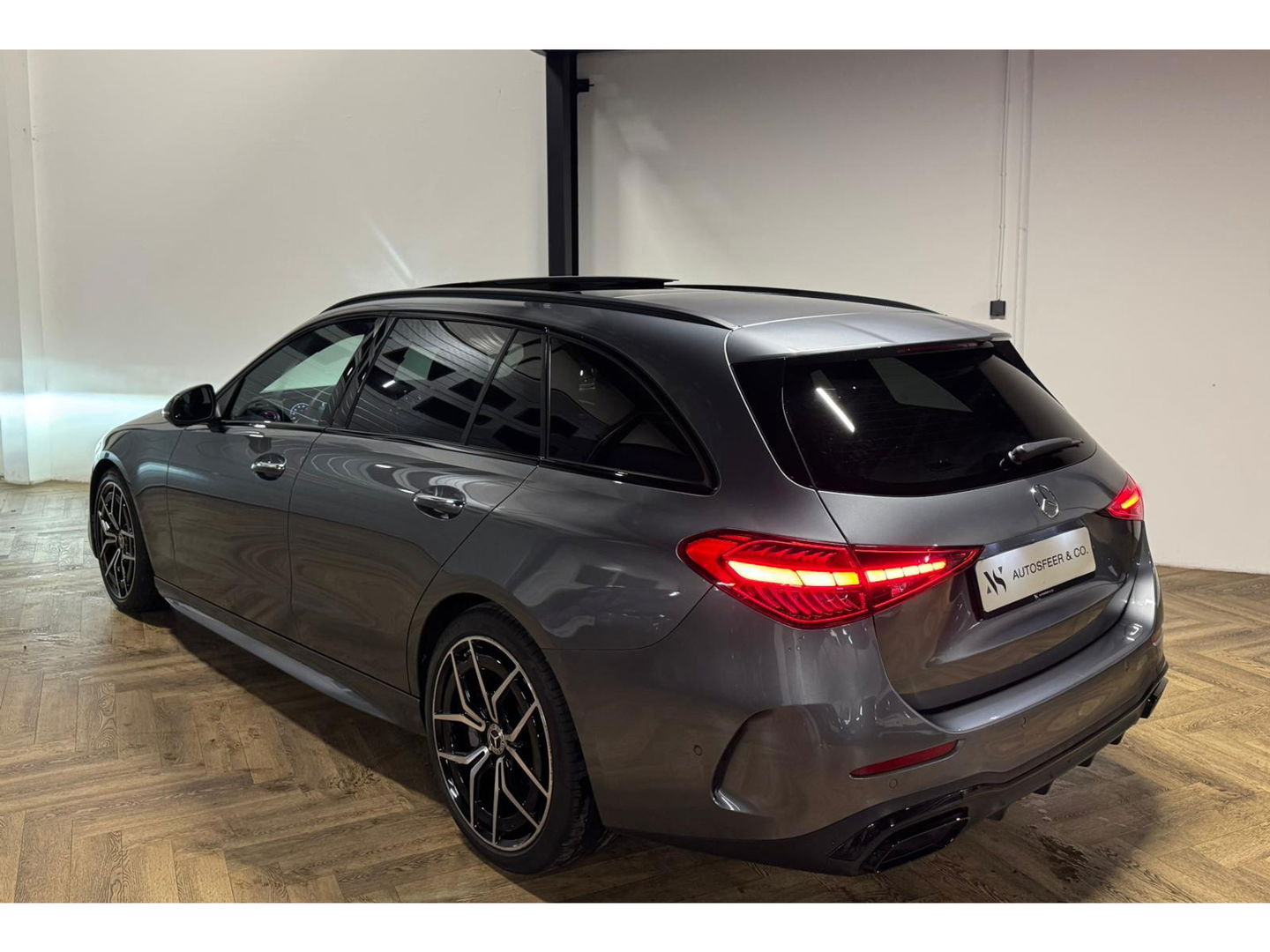 Mercedes-Benz C-Klasse 220 d 4MATIC AMG Mild Hybride PANO KEYLESS