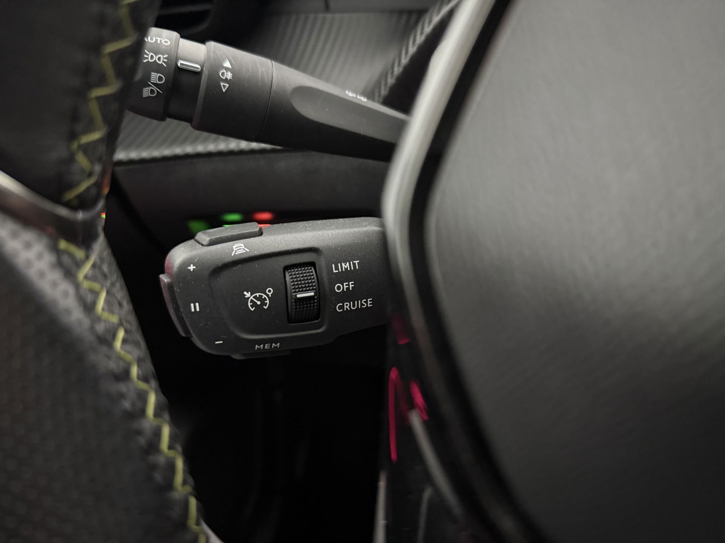 Peugeot 208 EV GT 350 50 kWh | SOH 91% | Snelladen | Pano | 360° | Virtual | Sfeerverl. | Carplay | Stoelverw. | Keyless | NAP