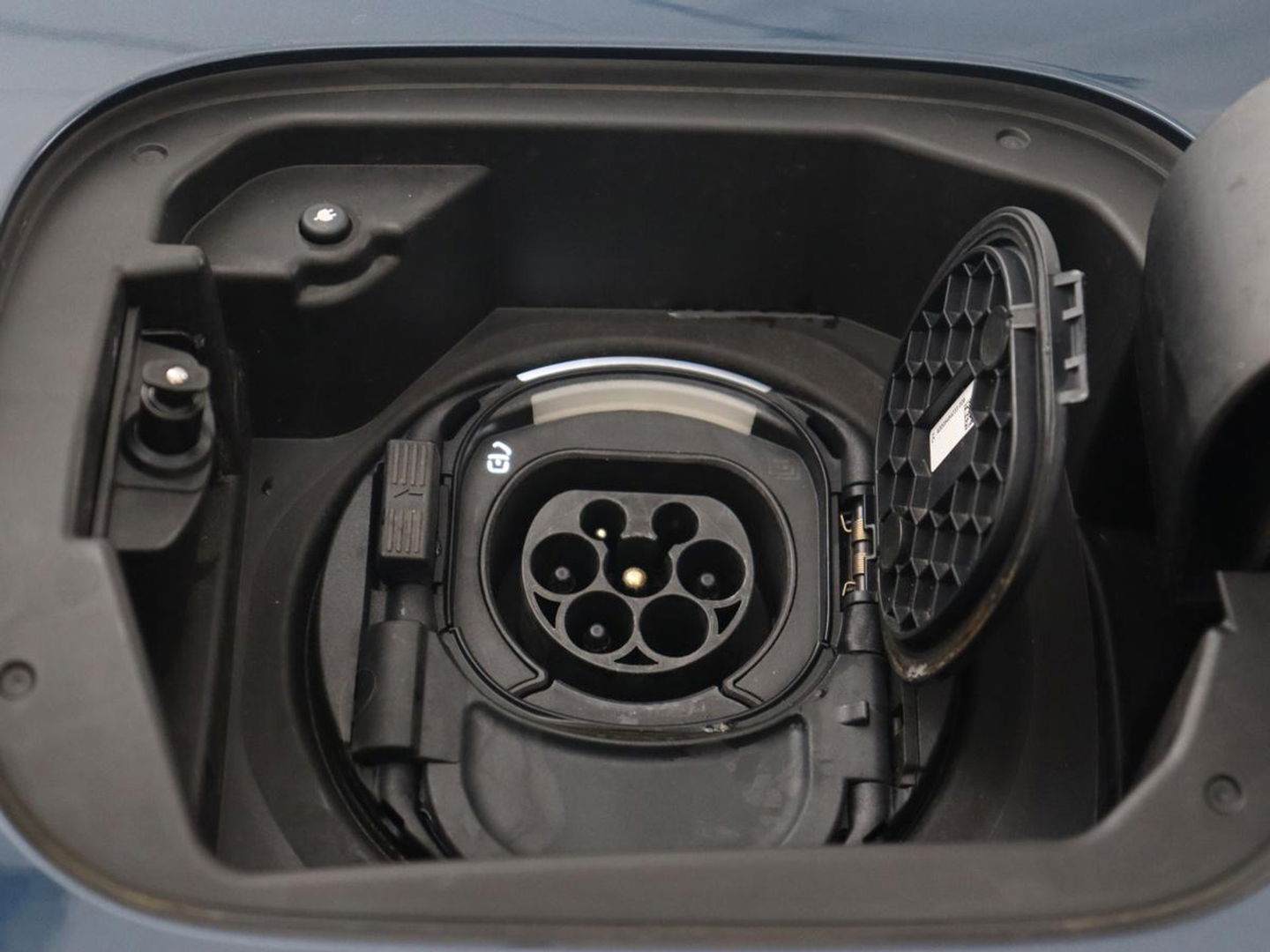 Mercedes-Benz CLA-Klasse 250e Luxury Line | Leder | Trekhaak | Carplay | Stoelverwarming | Widescreen | Camera | Stuurverwarming | Navigatie | Park Assist | Cruise control | PHEV | Plug In