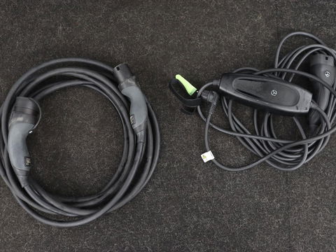 Mercedes-Benz CLA-Klasse 250e Luxury Line | Leder | Trekhaak | Carplay | Stoelverwarming | Widescreen | Camera | Stuurverwarming | Navigatie | Park Assist | Cruise control | PHEV | Plug In