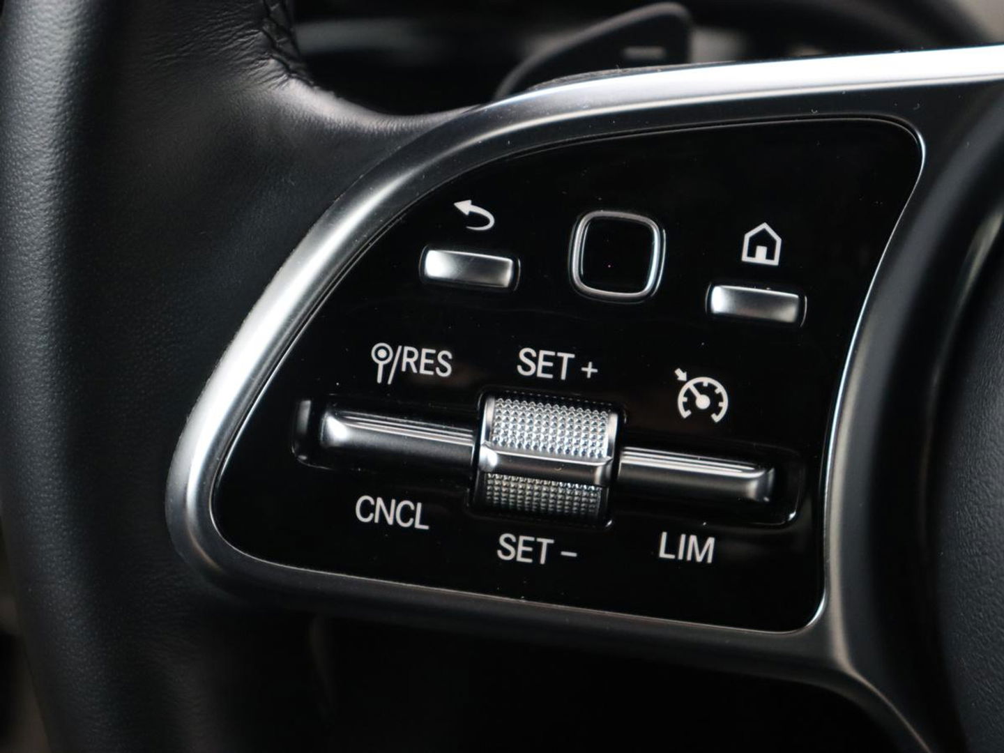 Mercedes-Benz CLA-Klasse 250e Luxury Line | Leder | Trekhaak | Carplay | Stoelverwarming | Widescreen | Camera | Stuurverwarming | Navigatie | Park Assist | Cruise control | PHEV | Plug In