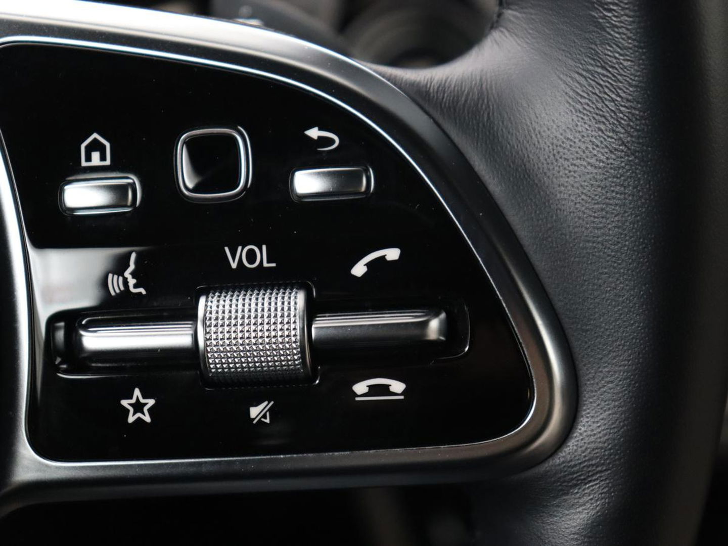 Mercedes-Benz CLA-Klasse 250e Luxury Line | Leder | Trekhaak | Carplay | Stoelverwarming | Widescreen | Camera | Stuurverwarming | Navigatie | Park Assist | Cruise control | PHEV | Plug In