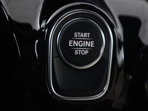 Mercedes-Benz CLA-Klasse 250e Luxury Line | Leder | Trekhaak | Carplay | Stoelverwarming | Widescreen | Camera | Stuurverwarming | Navigatie | Park Assist | Cruise control | PHEV | Plug In