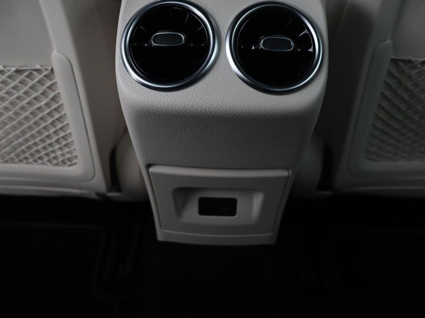 Mercedes-Benz CLA-Klasse 250e Luxury Line | Leder | Trekhaak | Carplay | Stoelverwarming | Widescreen | Camera | Stuurverwarming | Navigatie | Park Assist | Cruise control | PHEV | Plug In