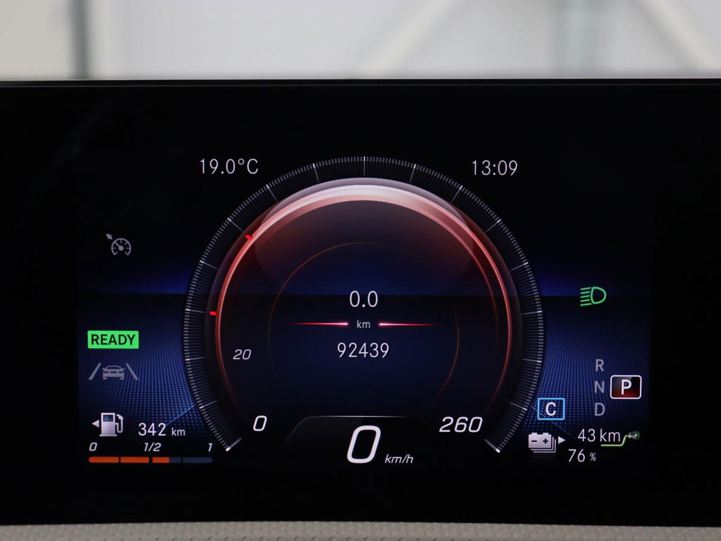Mercedes-Benz CLA-Klasse 250e Luxury Line | Leder | Trekhaak | Carplay | Stoelverwarming | Widescreen | Camera | Stuurverwarming | Navigatie | Park Assist | Cruise control | PHEV | Plug In