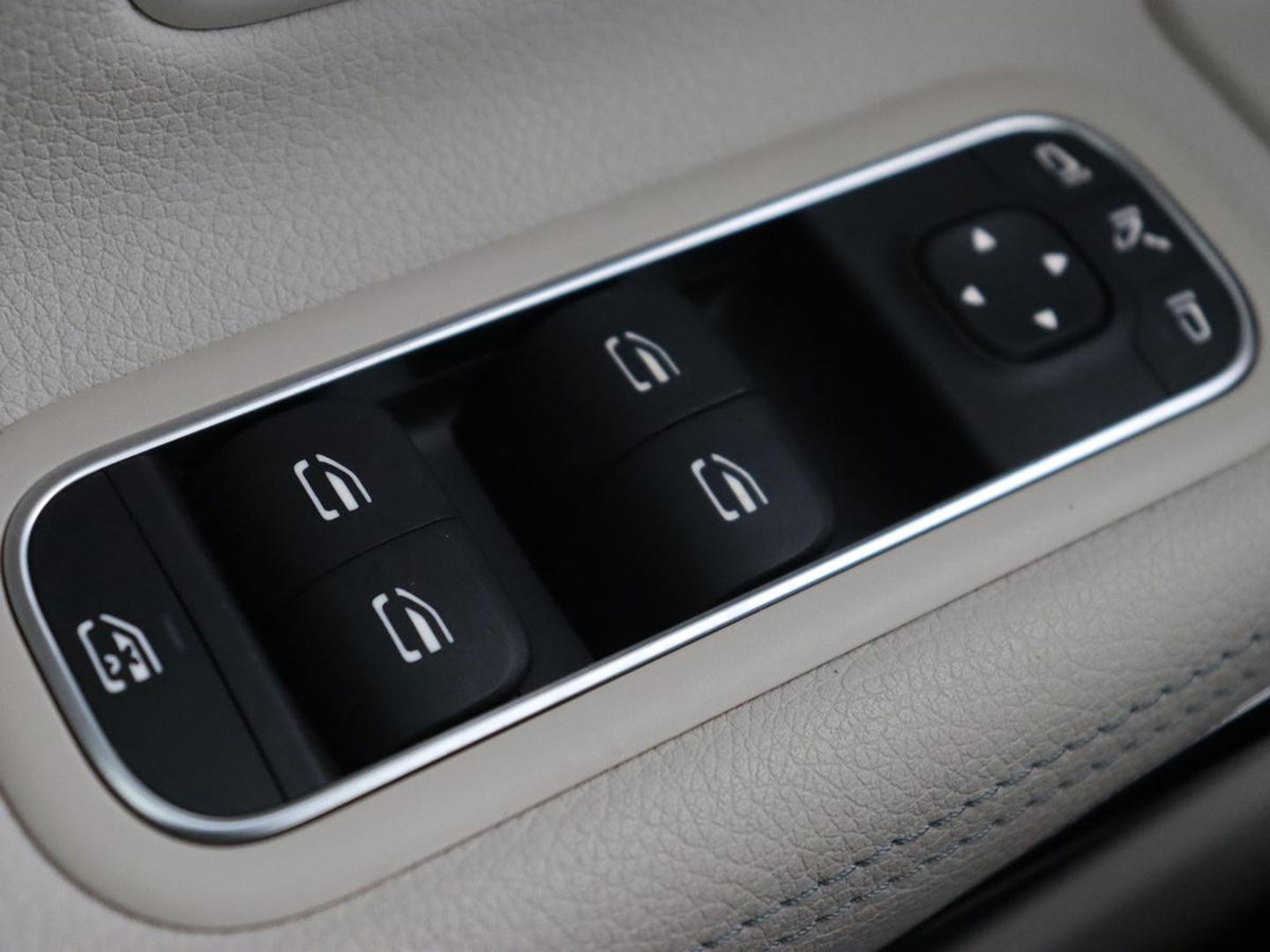 Mercedes-Benz CLA-Klasse 250e Luxury Line | Leder | Trekhaak | Carplay | Stoelverwarming | Widescreen | Camera | Stuurverwarming | Navigatie | Park Assist | Cruise control | PHEV | Plug In