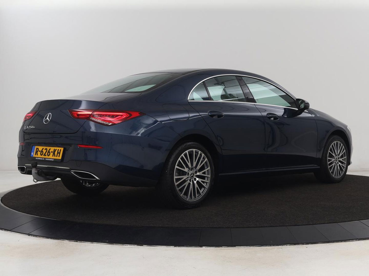 Mercedes-Benz CLA-Klasse 250e Luxury Line | Leder | Trekhaak | Carplay | Stoelverwarming | Widescreen | Camera | Stuurverwarming | Navigatie | Park Assist | Cruise control | PHEV | Plug In