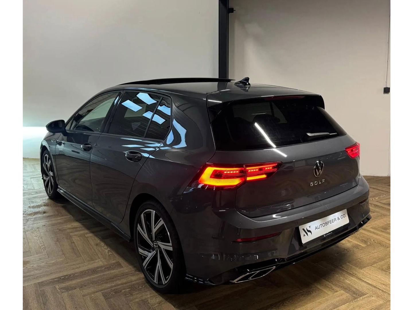 Volkswagen Golf 1.5 eTSI R-Line