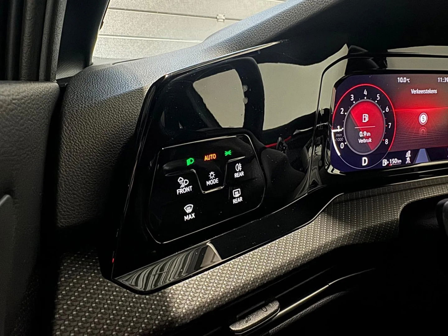 Volkswagen Golf 1.5 eTSI R-Line