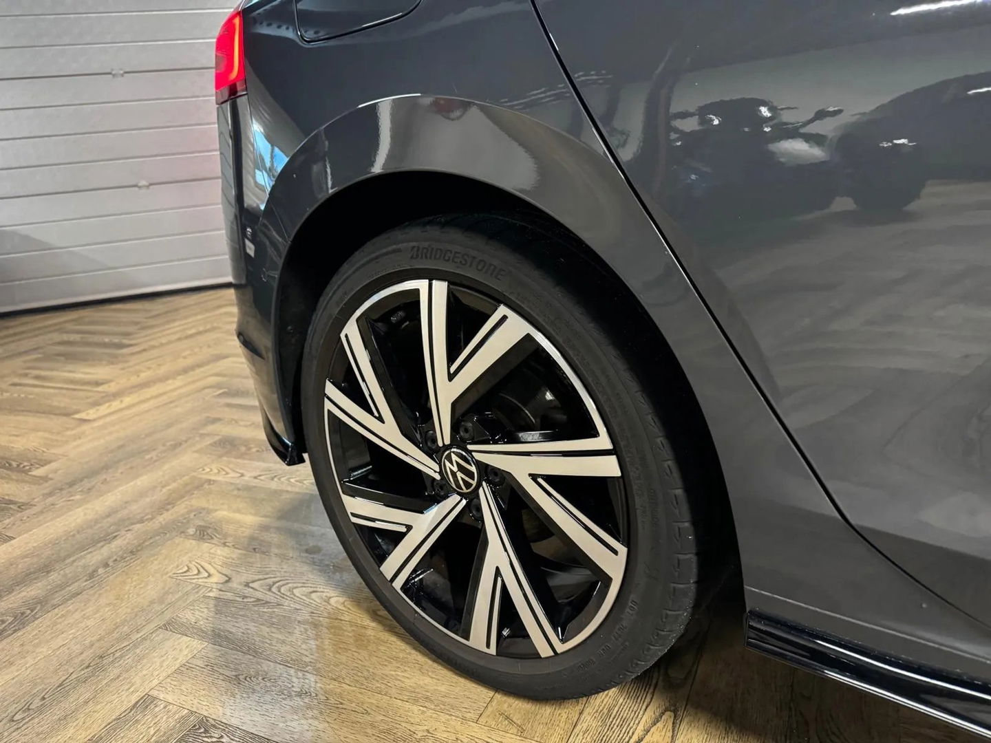 Volkswagen Golf 1.5 eTSI R-Line