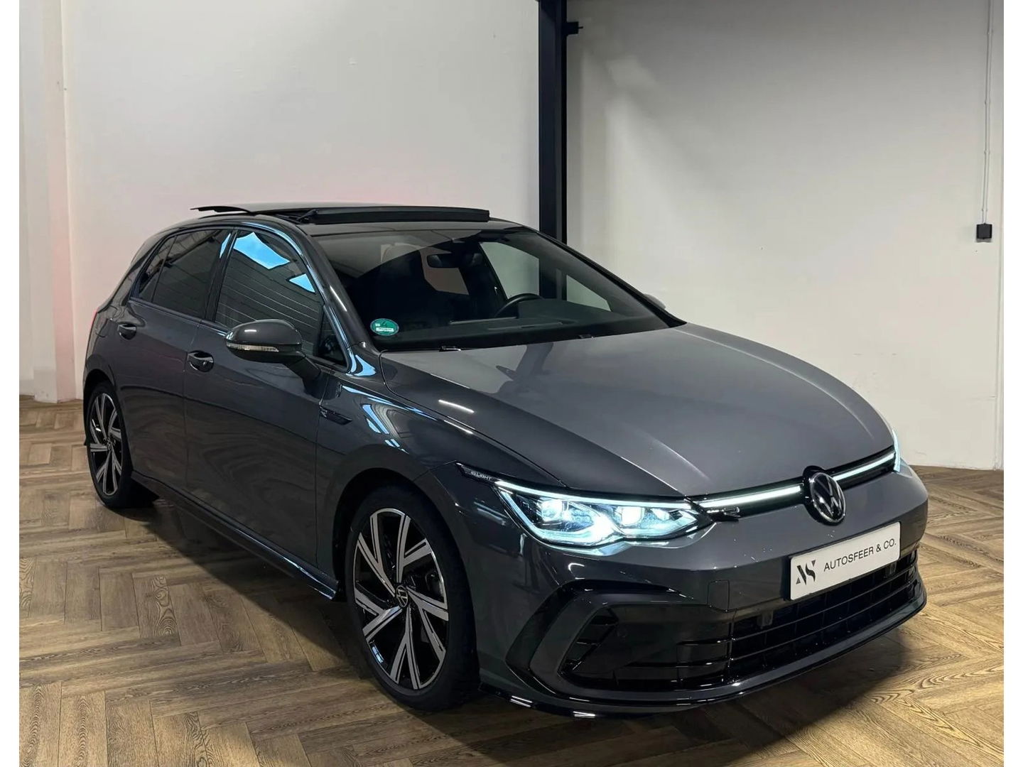 Volkswagen Golf 1.5 eTSI R-Line