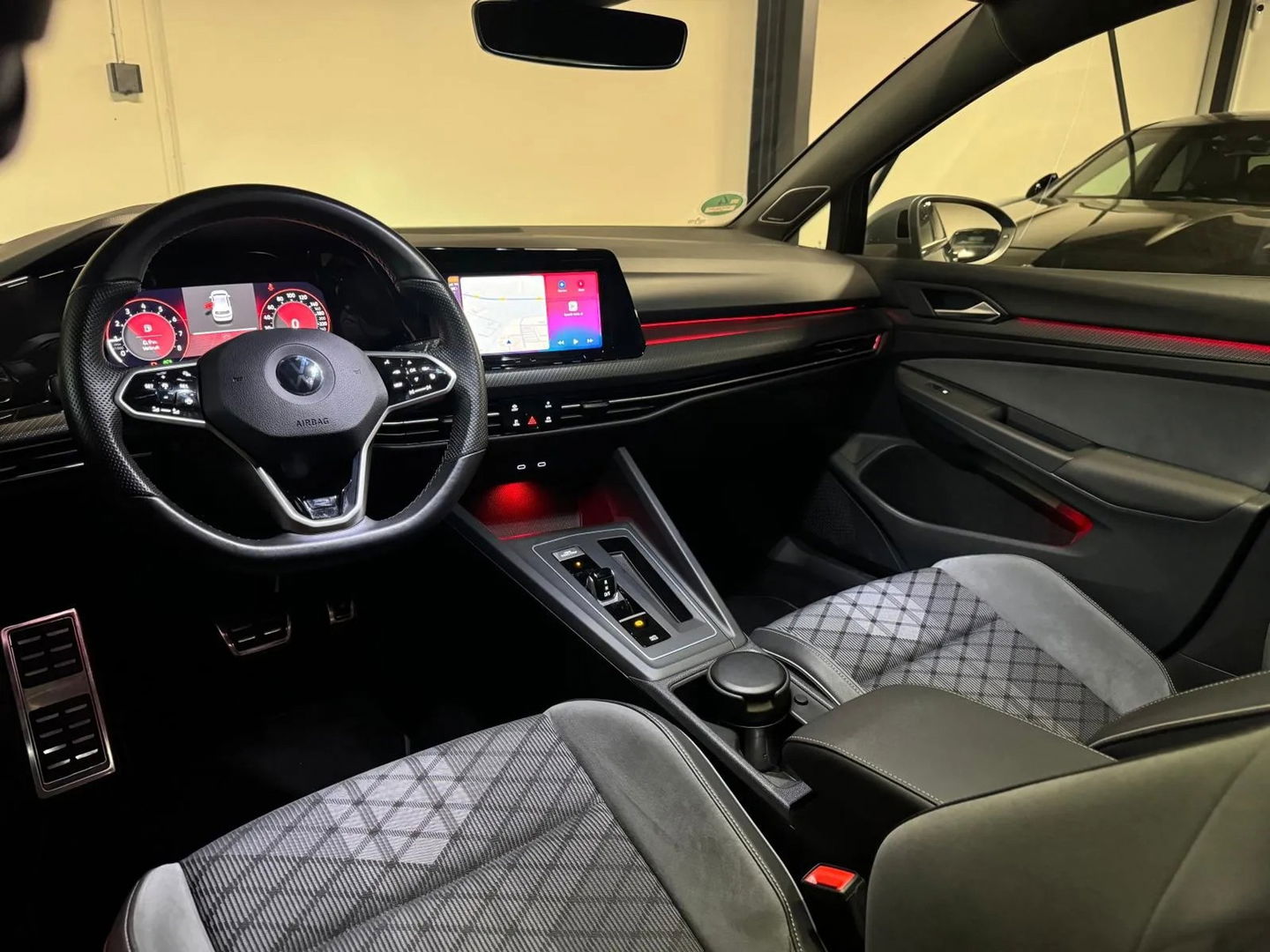 Volkswagen Golf 1.5 eTSI R-Line