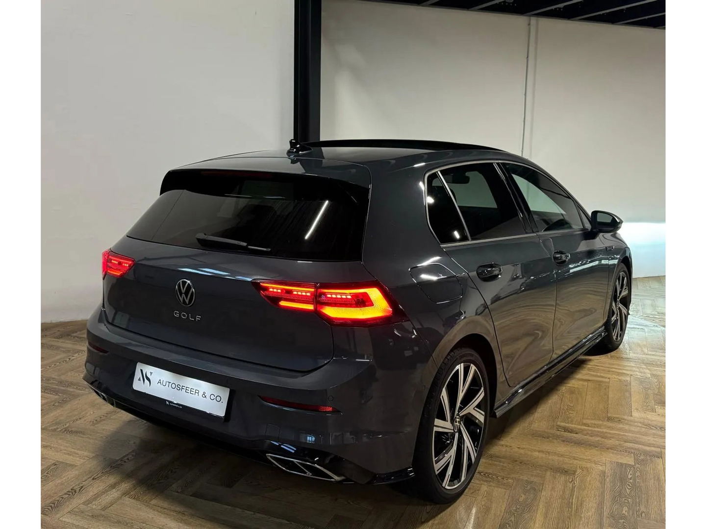 Volkswagen Golf 1.5 eTSI R-Line