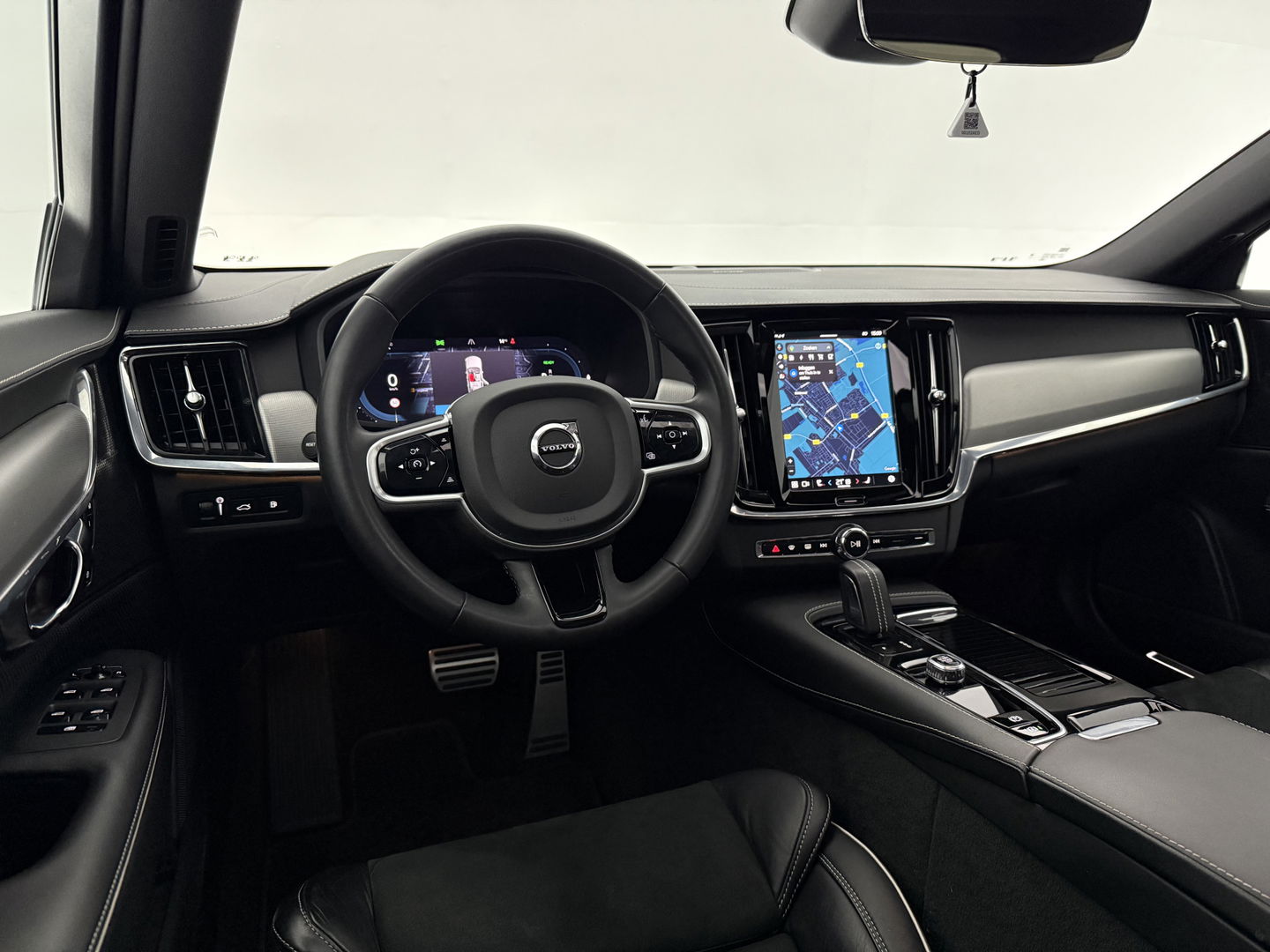 Volvo V90 2.0 T6 AWD 340PK R-Design | SOH 91% | Pano | H/K | Virtual | Trekh. | Memory | Stuur/Stoelverw. | Carplay | Camera | Keyless | NAP