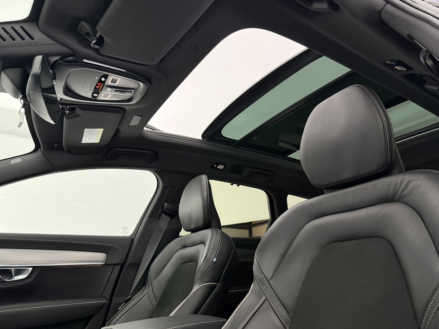 Volvo V90 2.0 T6 AWD 340PK R-Design | SOH 91% | Pano | H/K | Virtual | Trekh. | Memory | Stuur/Stoelverw. | Carplay | Camera | Keyless | NAP