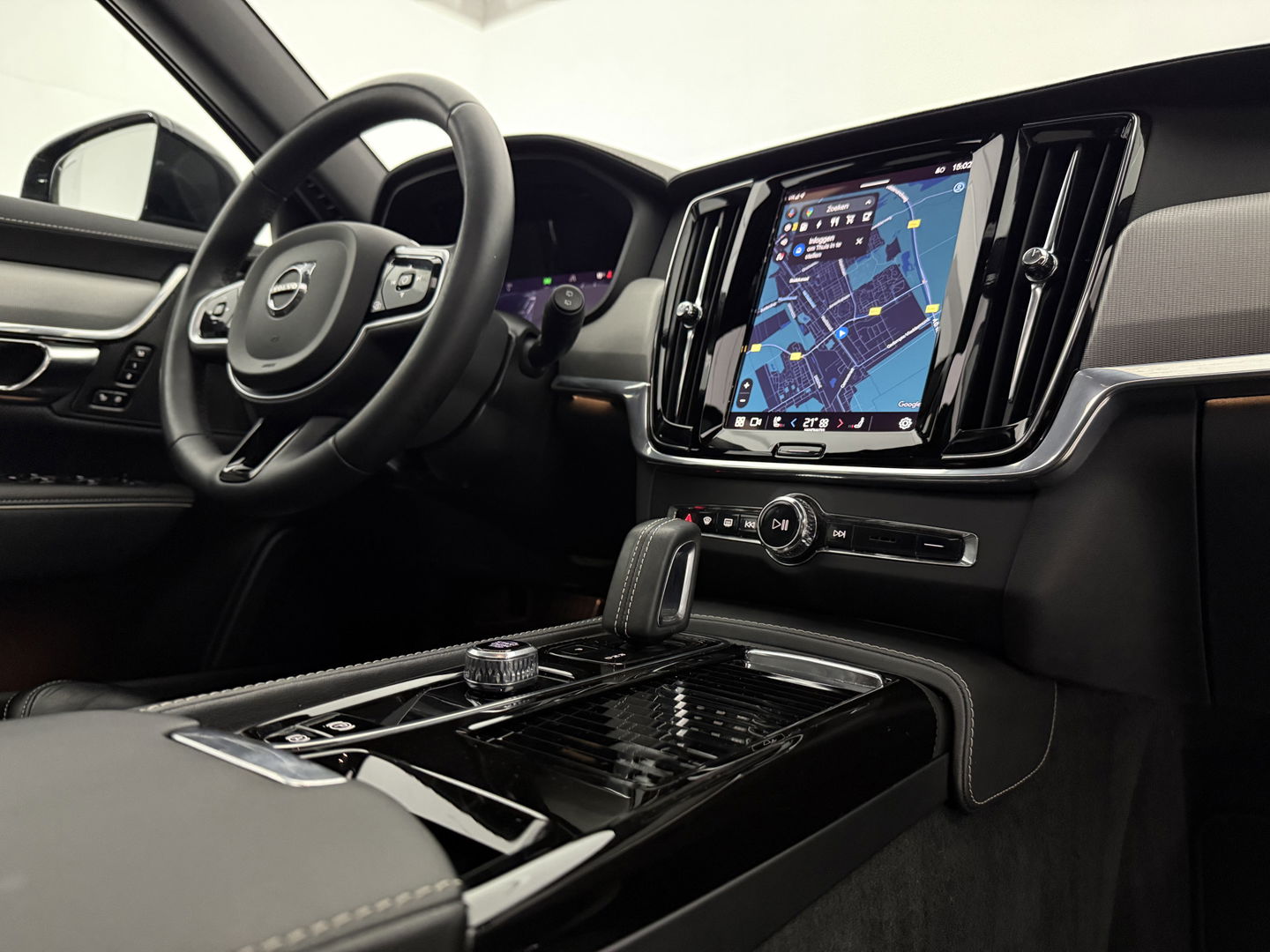 Volvo V90 2.0 T6 AWD 340PK R-Design | SOH 91% | Pano | H/K | Virtual | Trekh. | Memory | Stuur/Stoelverw. | Carplay | Camera | Keyless | NAP