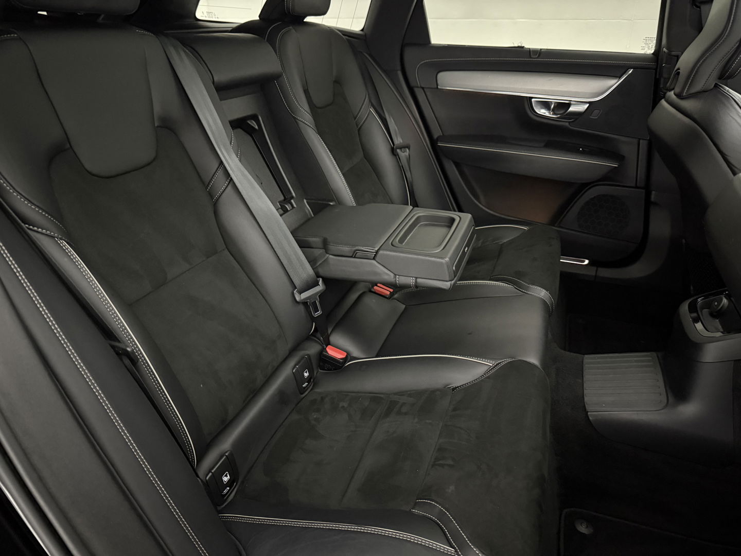 Volvo V90 2.0 T6 AWD 340PK R-Design | SOH 91% | Pano | H/K | Virtual | Trekh. | Memory | Stuur/Stoelverw. | Carplay | Camera | Keyless | NAP