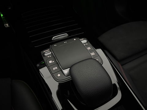 Mercedes-Benz CLA-Klasse Shooting brake 250 e AMG Night | SOH 97% | Pano | Sfeerverl. | Burmester | Virtual | Camera | Trekh. | Carplay | Adaptive Cruise