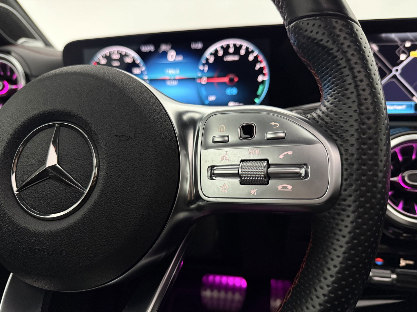 Mercedes-Benz CLA-Klasse Shooting brake 250 e AMG Night | SOH 97% | Pano | Sfeerverl. | Burmester | Virtual | Camera | Trekh. | Carplay | Adaptive Cruise