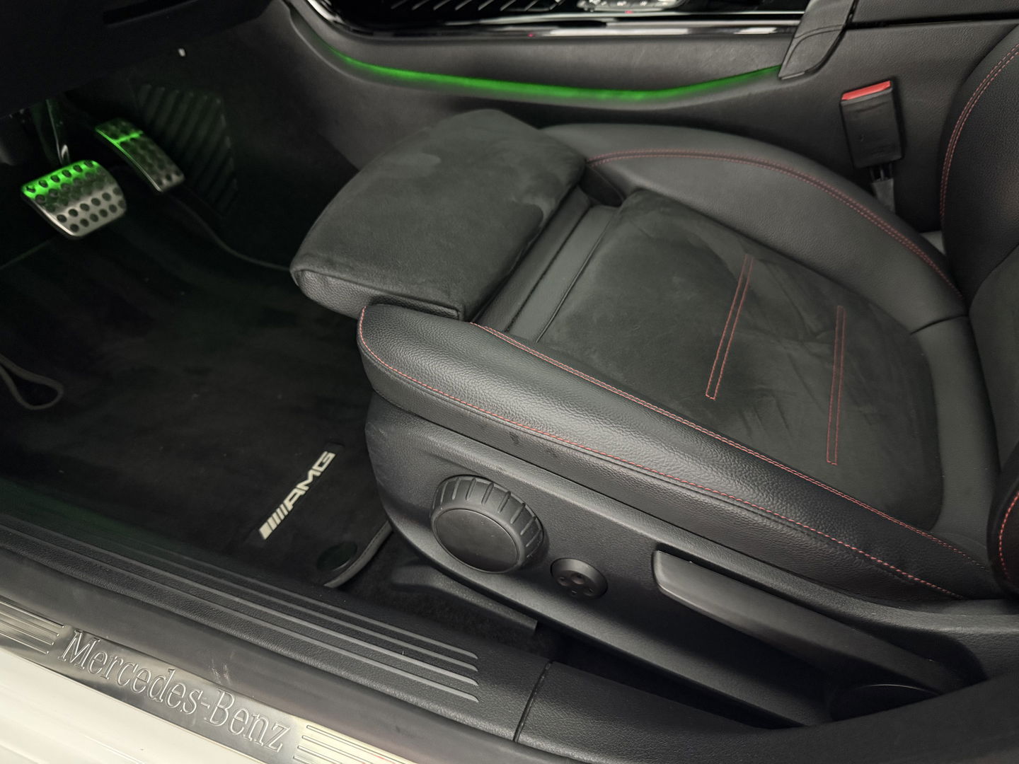 Mercedes-Benz CLA-Klasse Shooting brake 250 e AMG Night | SOH 97% | Pano | Sfeerverl. | Burmester | Virtual | Camera | Trekh. | Carplay | Adaptive Cruise