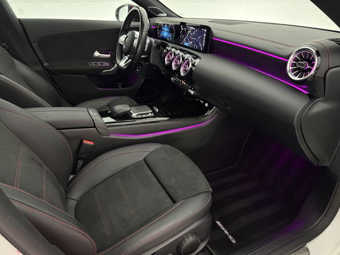 Mercedes-Benz CLA-Klasse Shooting brake 250 e AMG Night | SOH 97% | Pano | Sfeerverl. | Burmester | Virtual | Camera | Trekh. | Carplay | Adaptive Cruise