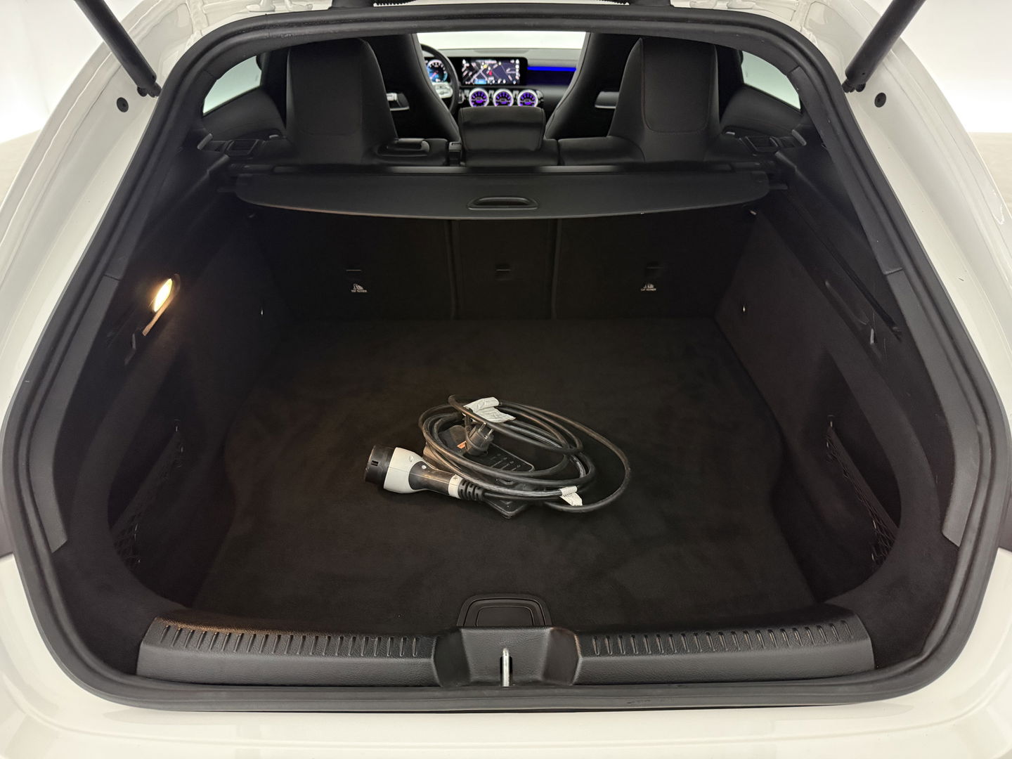 Mercedes-Benz CLA-Klasse Shooting brake 250 e AMG Night | SOH 97% | Pano | Sfeerverl. | Burmester | Virtual | Camera | Trekh. | Carplay | Adaptive Cruise