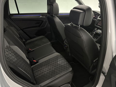 Volkswagen Tiguan 1.4 TSI eHybrid 245PK R-Line Black Style | SOH 86% | Pano | Virtual | Adap. Cruise | Sfeer | Carplay | Keyless | Stoelverw. | NAP