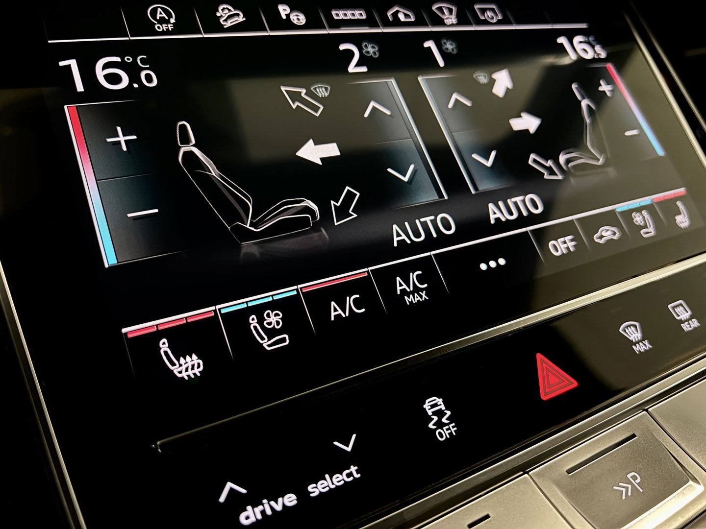 Audi RS Q8 4.0 TFSI RS Q8 quattro | Carbon Optiek Pakket | Dynamic Plus | Keramisch | 23'' lichtmetaal | Panoramadak | Massage | 600 Pk! | Head-up display | Trekhaak | Bang & Olufson |