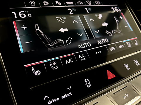 Audi RS Q8 4.0 TFSI RS Q8 quattro | Carbon Optiek Pakket | Dynamic Plus | Keramisch | 23'' lichtmetaal | Panoramadak | Massage | 600 Pk! | Head-up display | Trekhaak | Bang & Olufson |