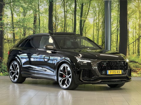 Audi RS Q8 4.0 TFSI RS Q8 quattro | Carbon Optiek Pakket | Dynamic Plus | Keramisch | 23'' lichtmetaal | Panoramadak | Massage | 600 Pk! | Head-up display | Trekhaak | Bang & Olufson |