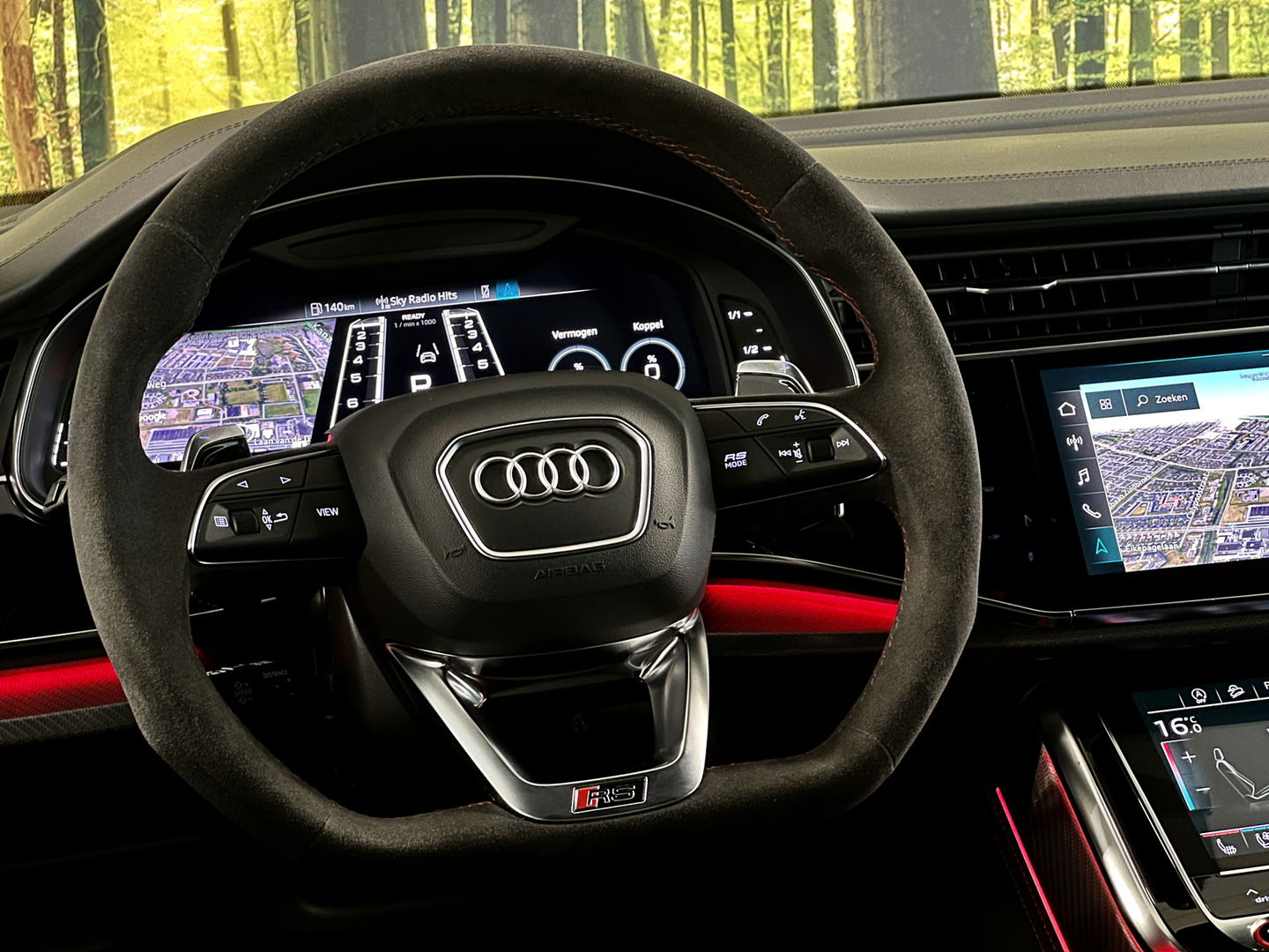 Audi RS Q8 4.0 TFSI RS Q8 quattro | Carbon Optiek Pakket | Dynamic Plus | Keramisch | 23'' lichtmetaal | Panoramadak | Massage | 600 Pk! | Head-up display | Trekhaak | Bang & Olufson |