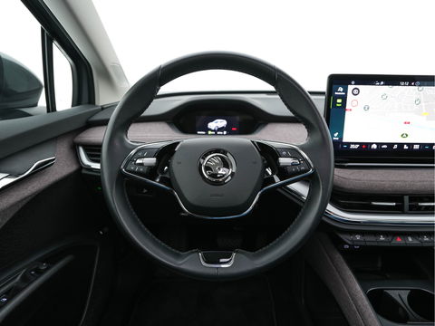 Škoda Enyaq iV 60 [ 3-Fase ] {SOH-87%} (INCL.BTW) *PANO | FULL-LED | DIGI-COCKPIT | CAMERA | KEYLESS | NAVI-FULLMAP | PRIVACY-GLASS | AMBIENT-LIGHT | ECC | PDC | CRUISE | 19''ALU | TOWBAR*