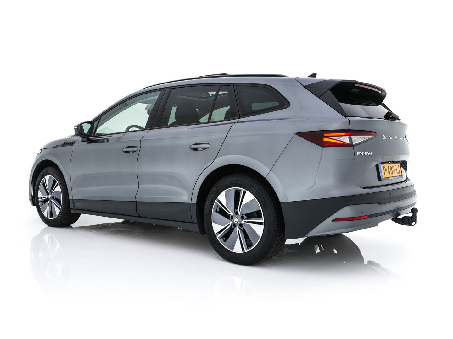 Škoda Enyaq iV 60 [ 3-Fase ] {SOH-87%} (INCL.BTW) *PANO | FULL-LED | DIGI-COCKPIT | CAMERA | KEYLESS | NAVI-FULLMAP | PRIVACY-GLASS | AMBIENT-LIGHT | ECC | PDC | CRUISE | 19''ALU | TOWBAR*