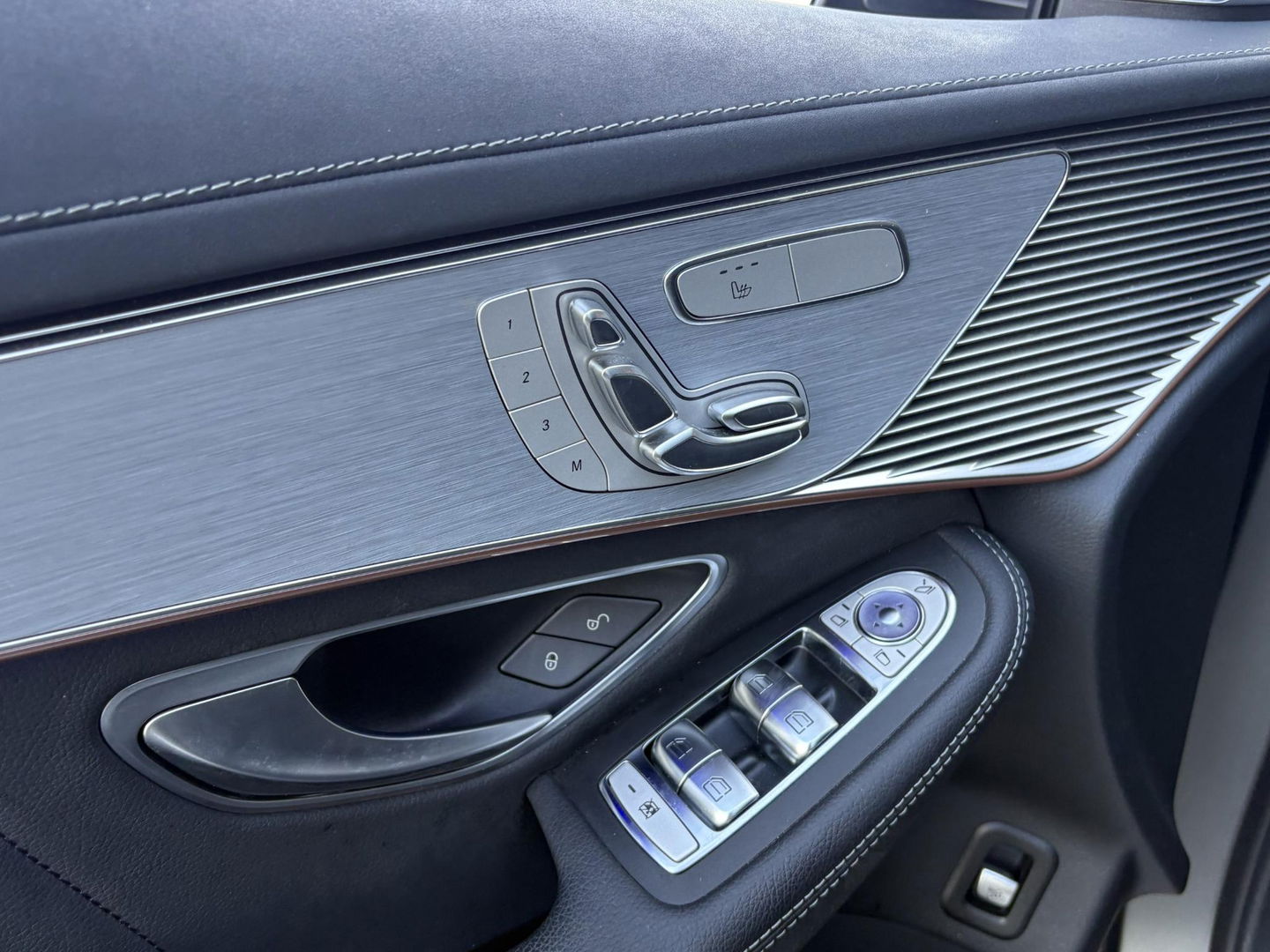 Mercedes-Benz EQC 400 4MATIC Business Solution AMG 80 kWh | HUD | Dikke uitvoering