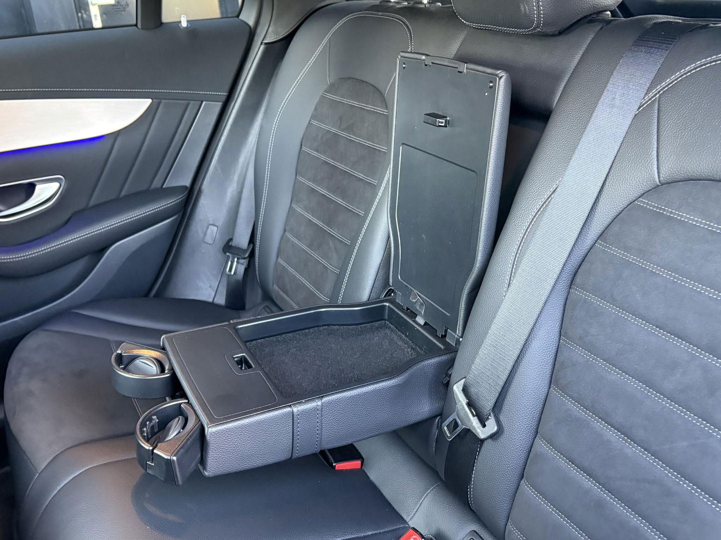 Mercedes-Benz EQC 400 4MATIC Business Solution AMG 80 kWh | HUD | Dikke uitvoering