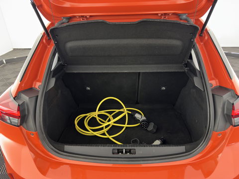 Opel CORSA-E Elegance 50 kWh [ 3-Fase ] {SOH-94%} (INCL-BTW) Aut. *FULL-LED | DIGI-COCKPIT | LEATHER-MICROFIBRE | NAVI-FULLMAP |  CAMERA | CARPLAY | ECC | KEYLESS | CRUISE | DAB | LANE-ASSIST | PDC | SPORT-SEATS | PRIVACY-GLASS | 16"ALU*